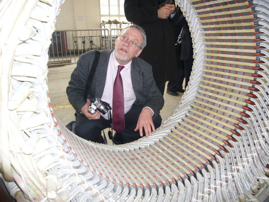 德國專家和韓國三星公司專家來公司檢測2套供阿爾巴尼亞Sasaj水電站4300KW沖擊式水力發(fā)電機組。